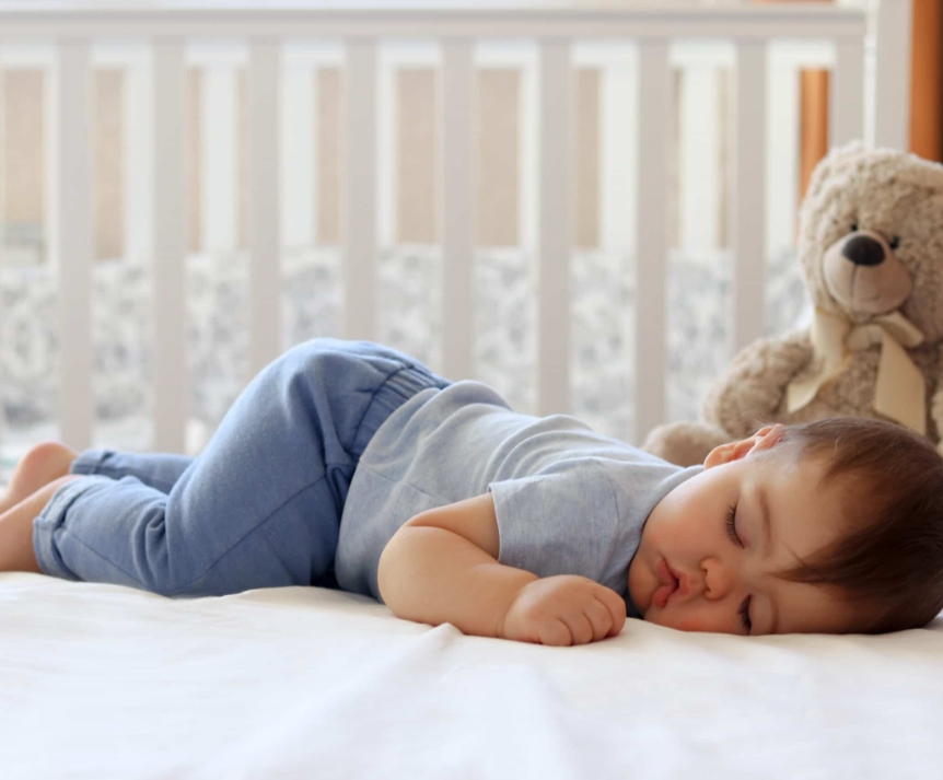 bebe-durmiendo-scaled